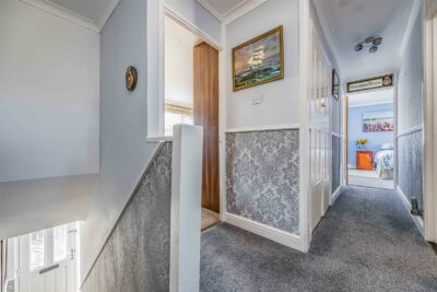 house for sale spinney close