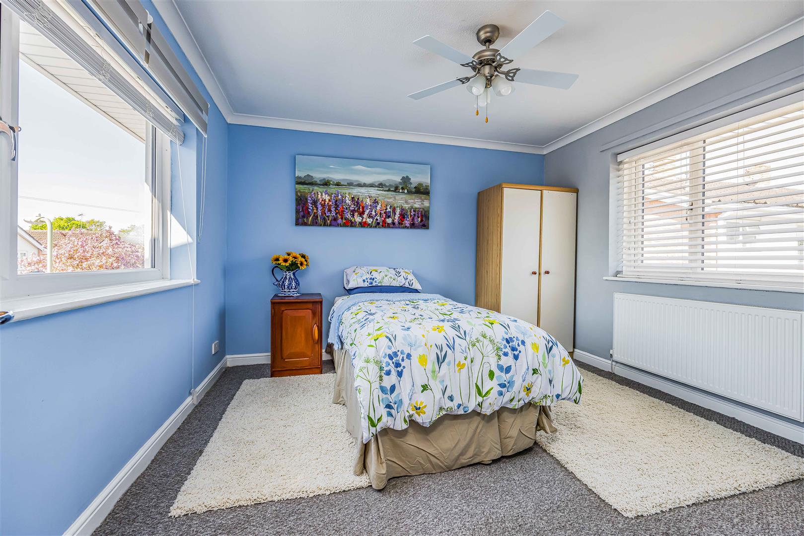 house for sale spinney close