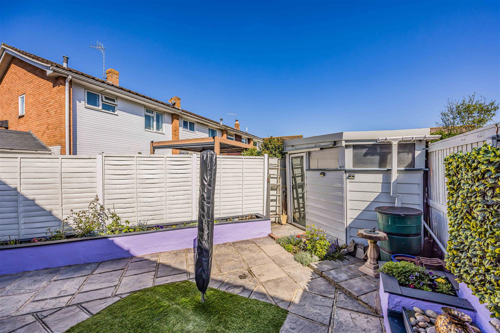 house for sale spinney close