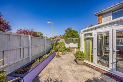 house for sale spinney close