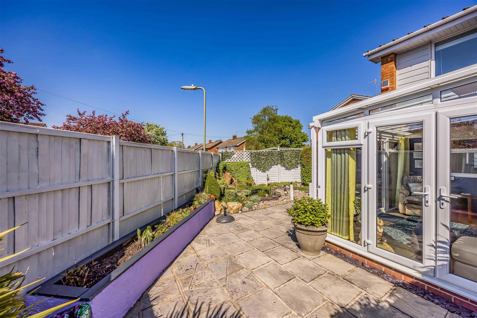 house for sale spinney close