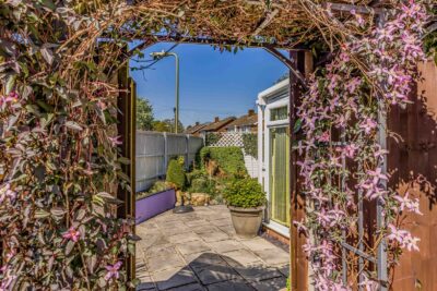 house for sale spinney close