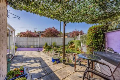 house for sale spinney close