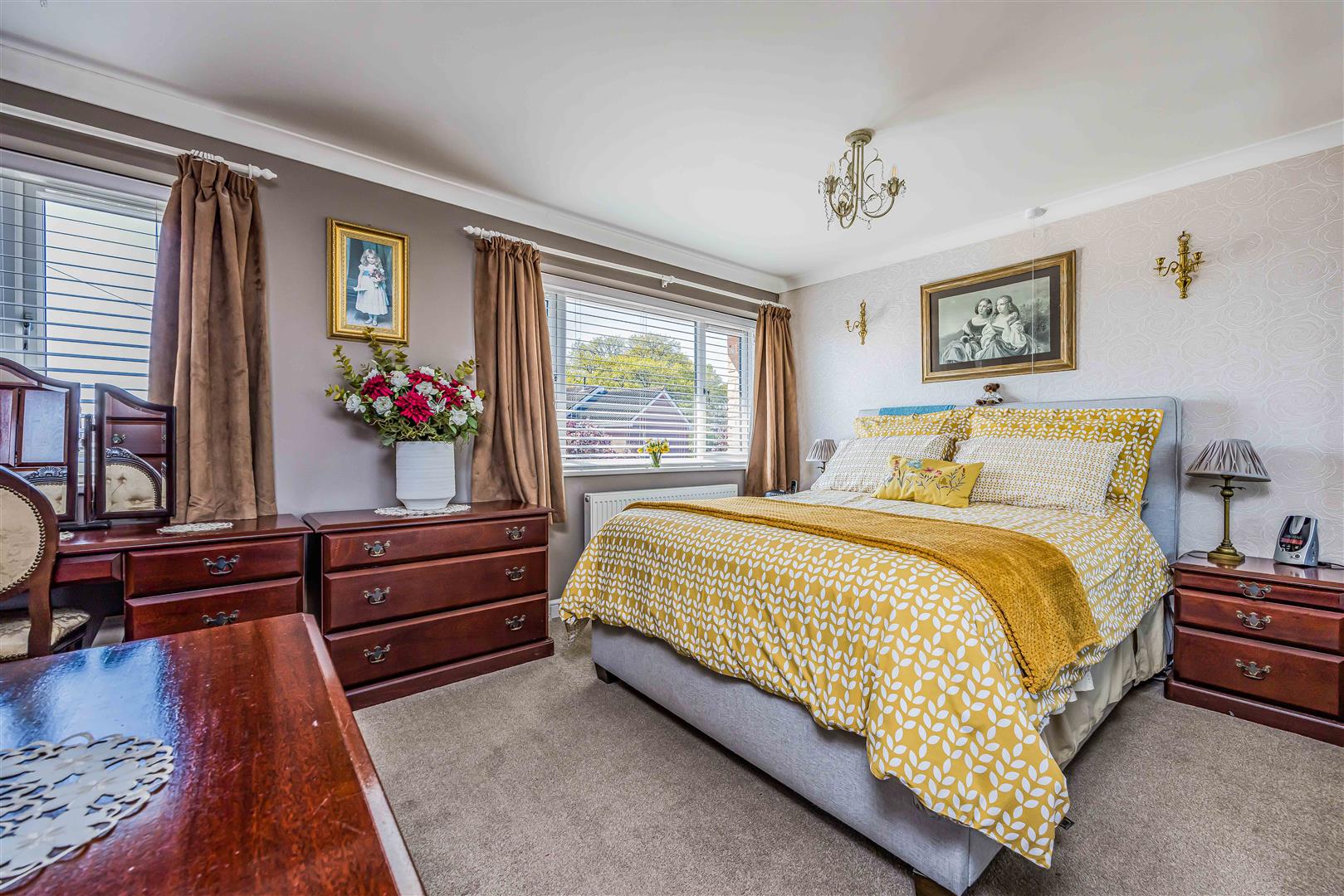 house for sale spinney close