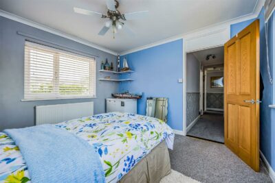 house for sale spinney close