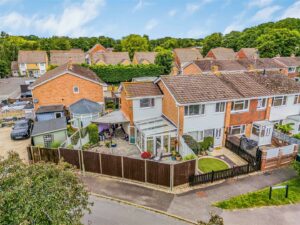 house for sale spinney close