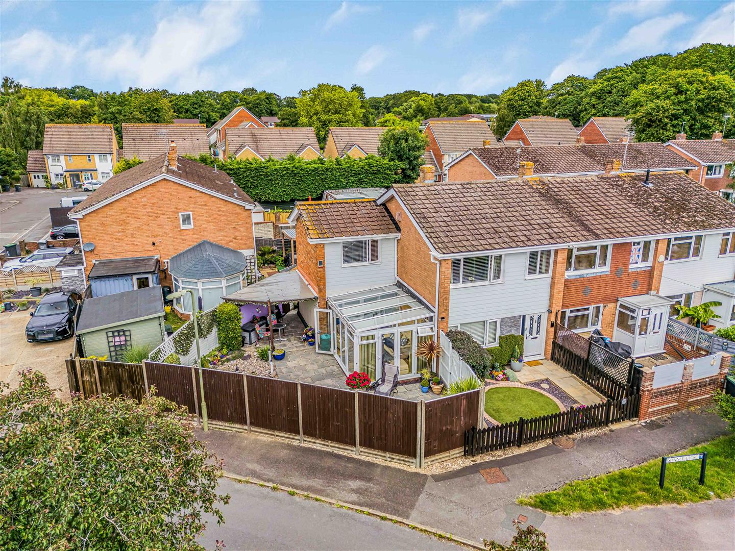 house for sale spinney close