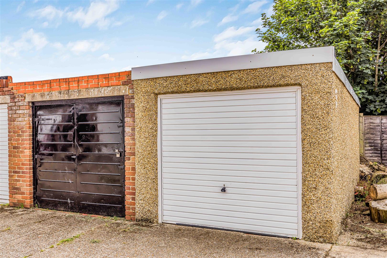 house for sale spinney close