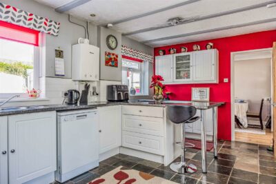 house for sale spinney close