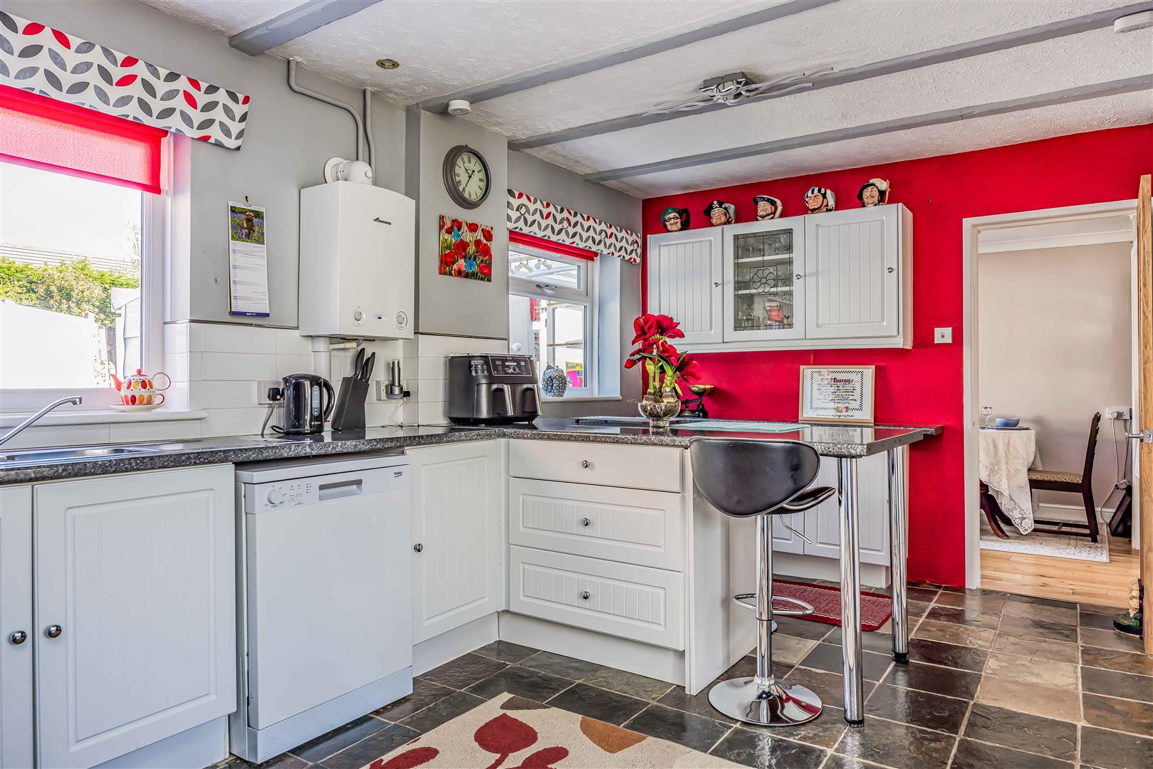 house for sale spinney close
