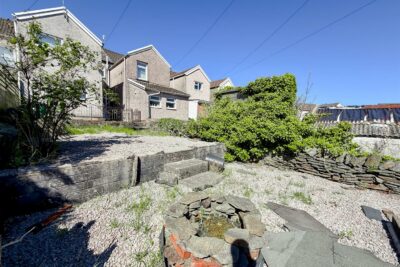 house - terraced for sale queen street