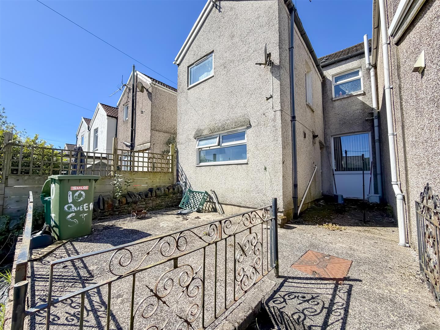 house - terraced for sale queen street