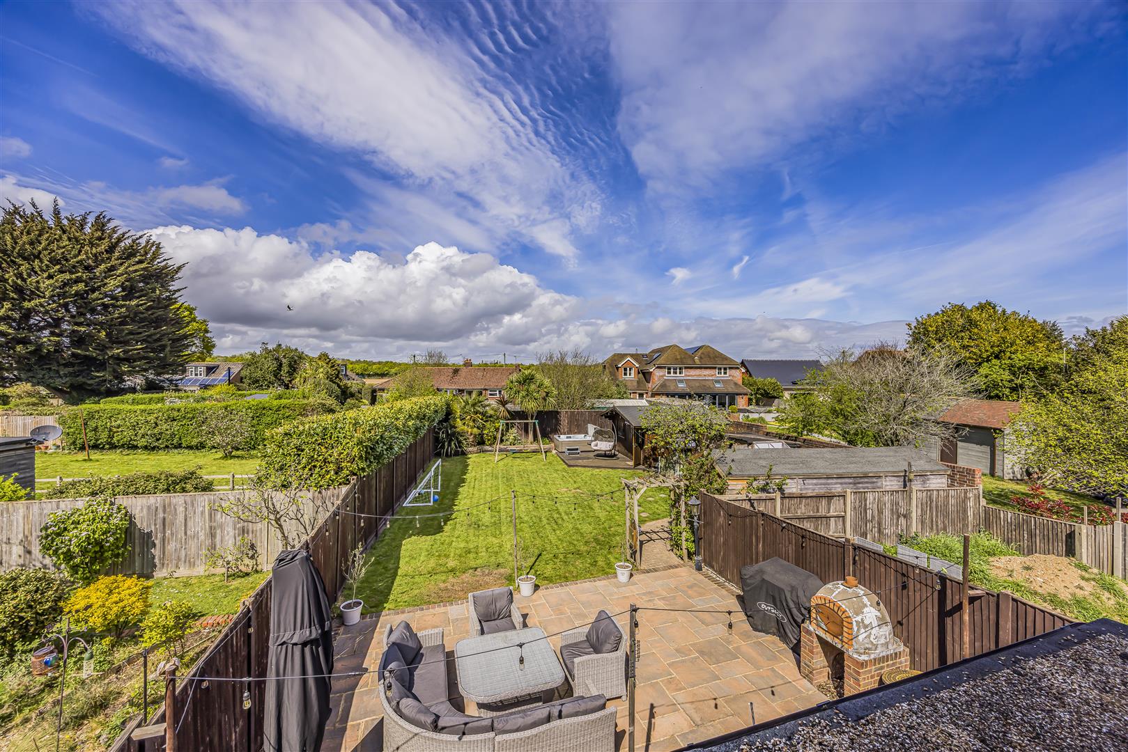 house for sale lauder close