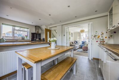 house for sale lauder close