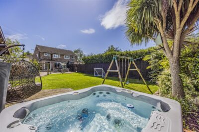 house for sale lauder close