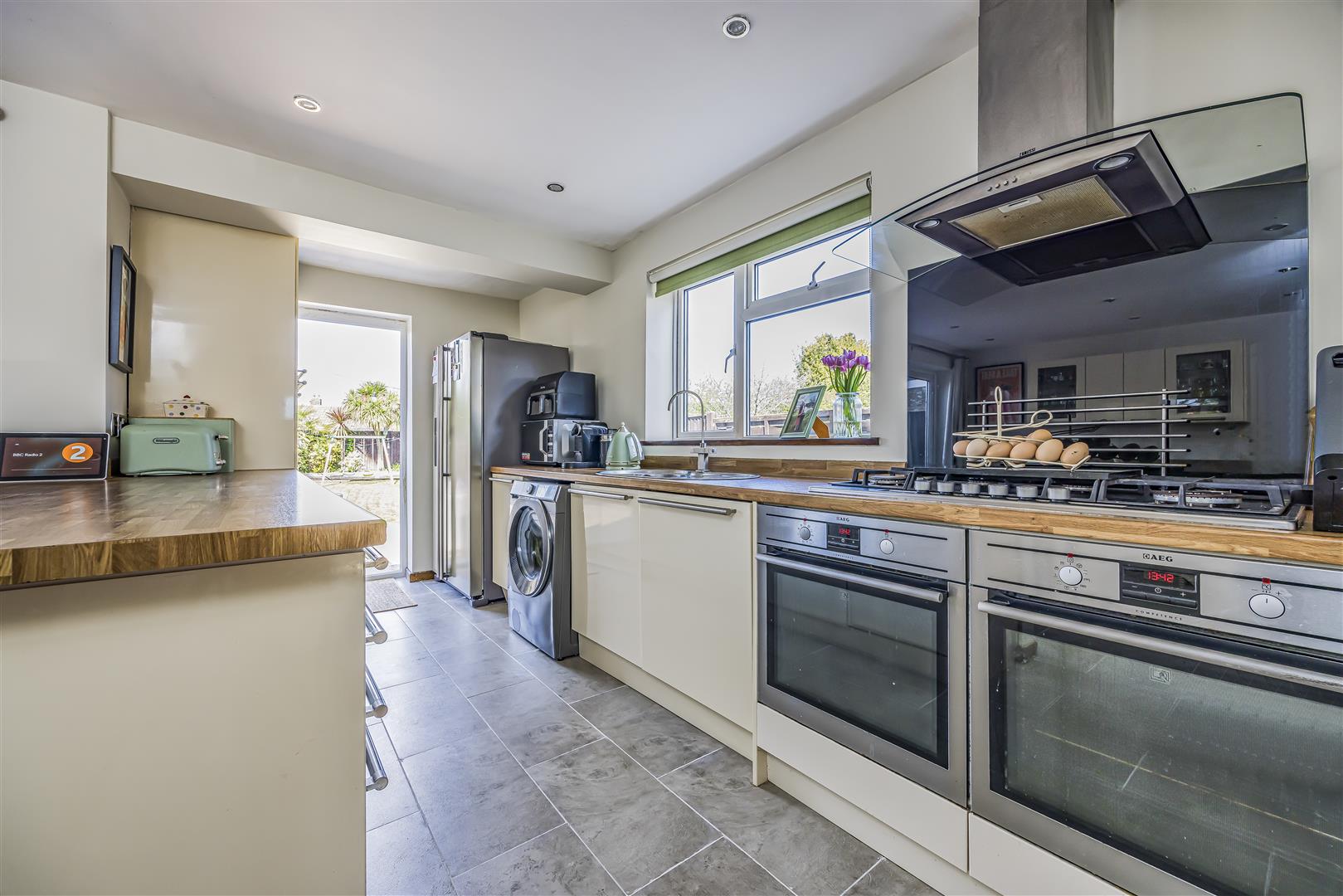 house for sale lauder close