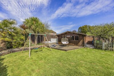 house for sale lauder close