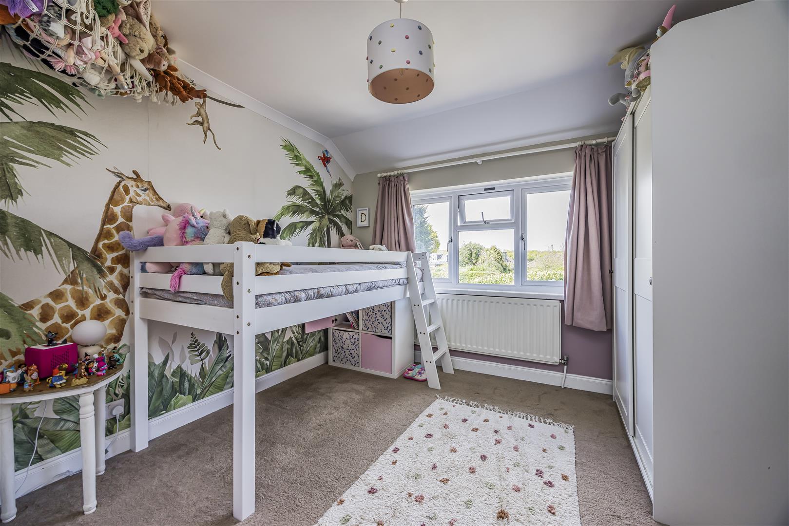 house for sale lauder close