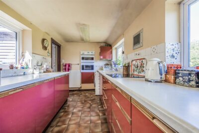 bungalow - detached for sale main road