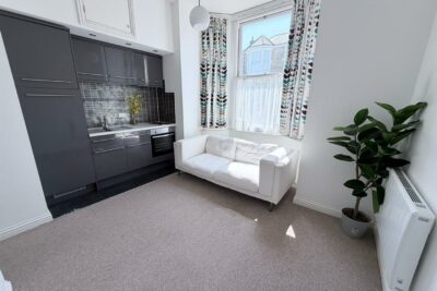 studio for rent 21 st. edwards road