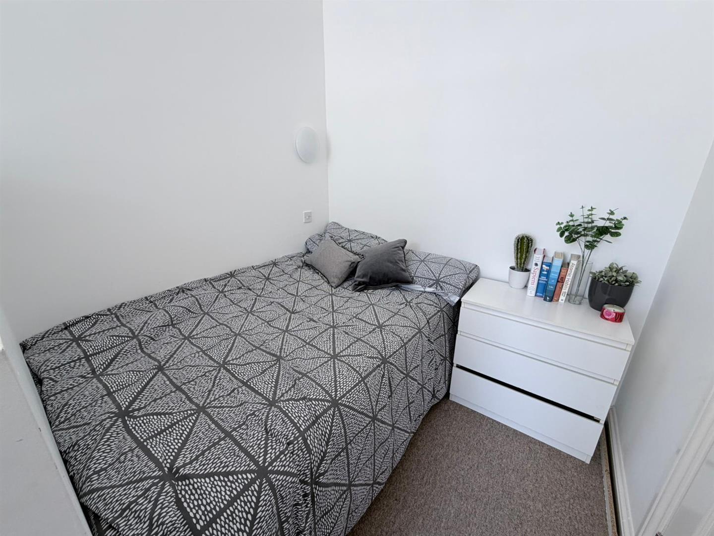 studio for rent 21 st. edwards road