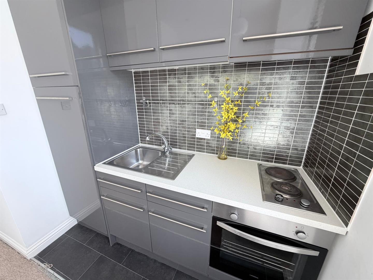 studio for rent 21 st. edwards road