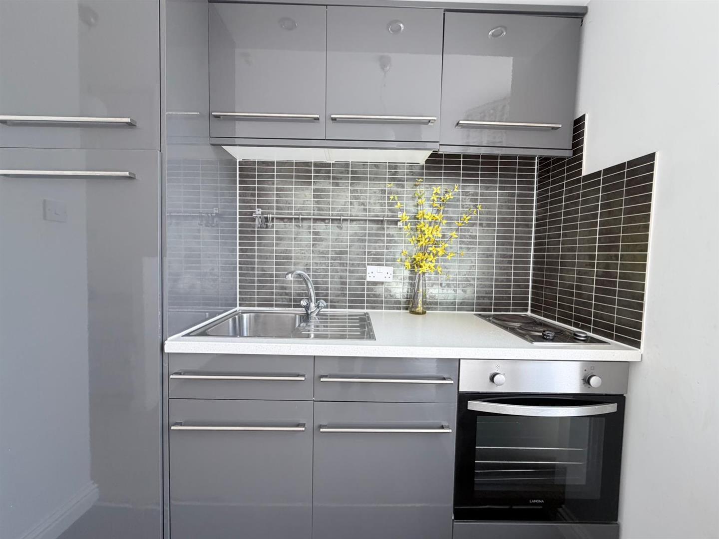studio for rent 21 st. edwards road