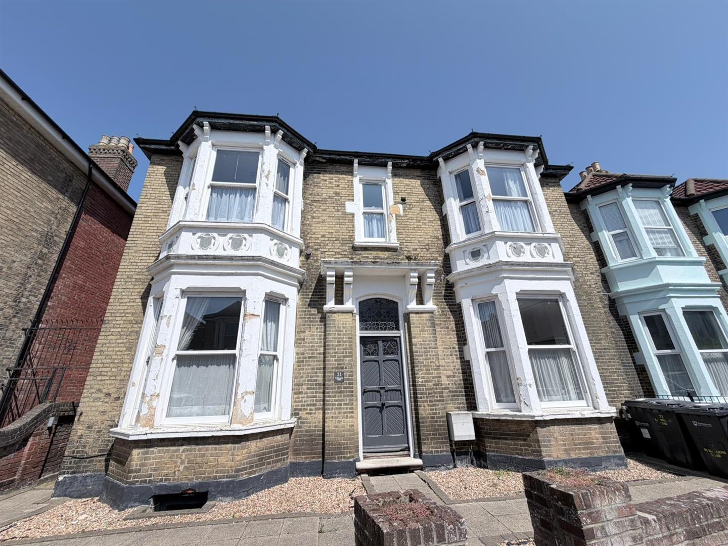 studio for rent 21 st. edwards road