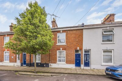 house - terraced for sale landguard road