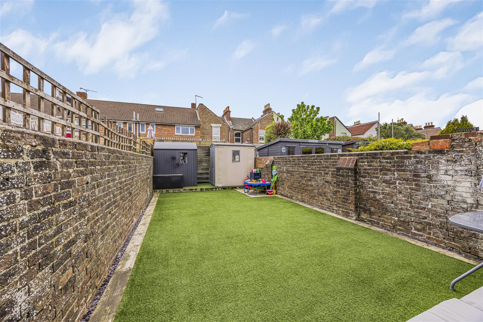 house - terraced for sale landguard road