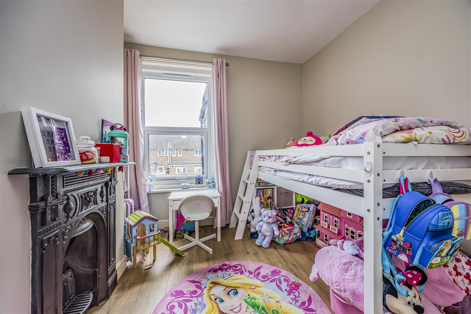 house - terraced for sale landguard road