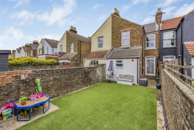 house - terraced for sale landguard road