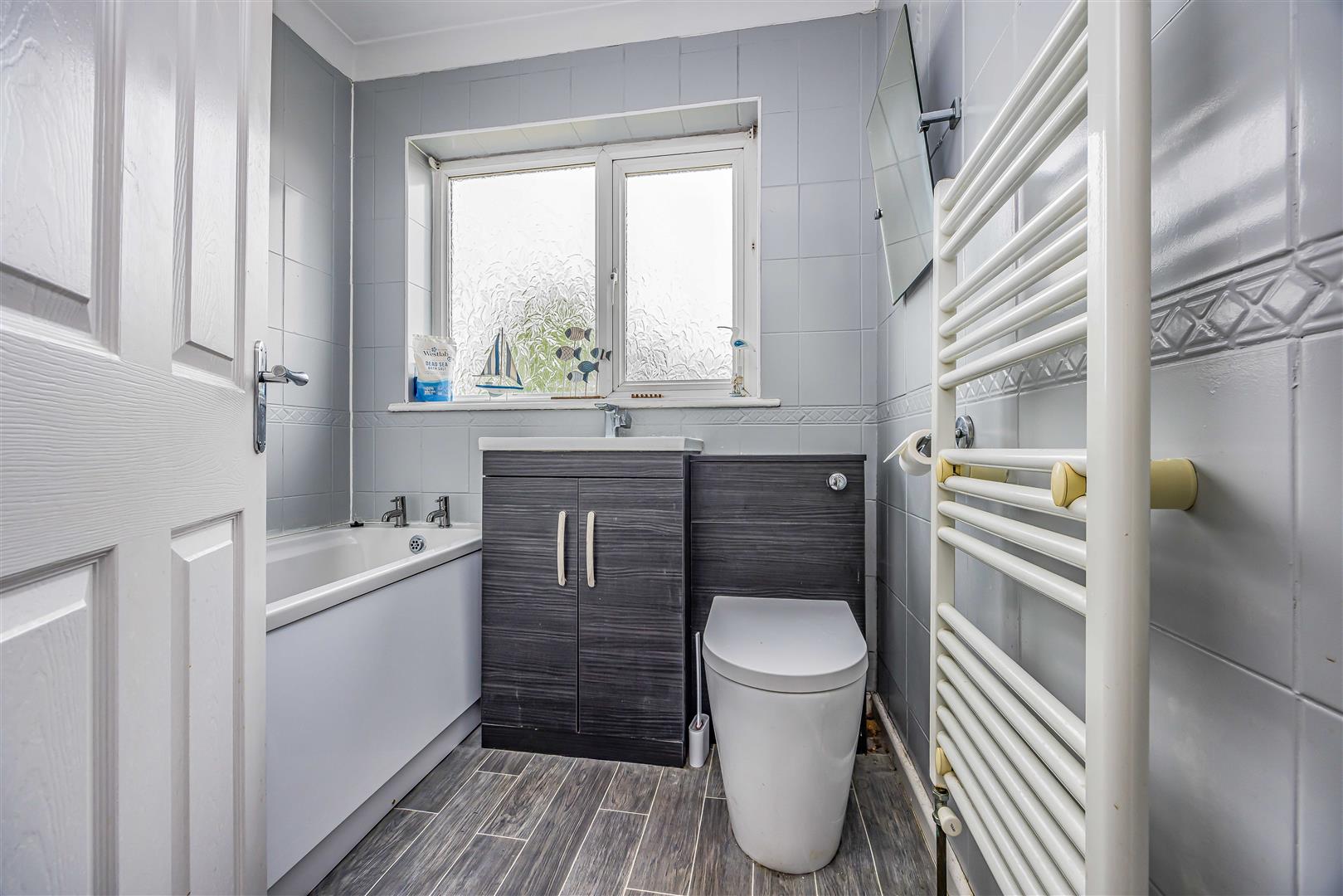 house for sale anthony way