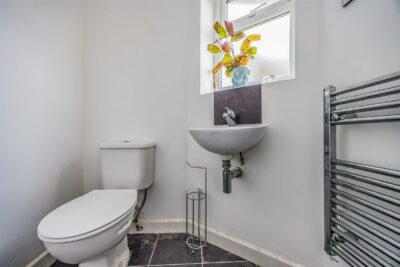 house for sale anthony way