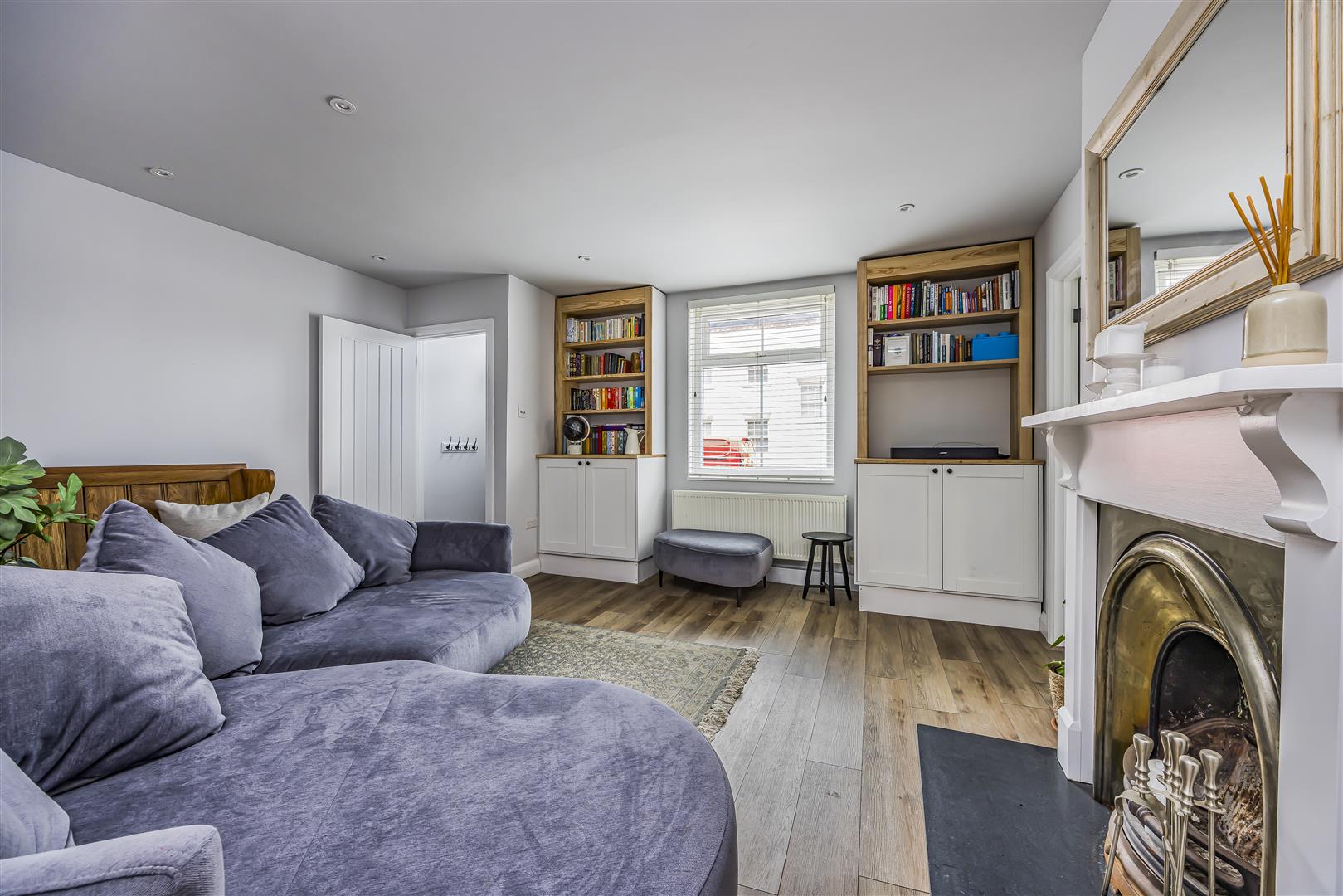apartment for sale queen street