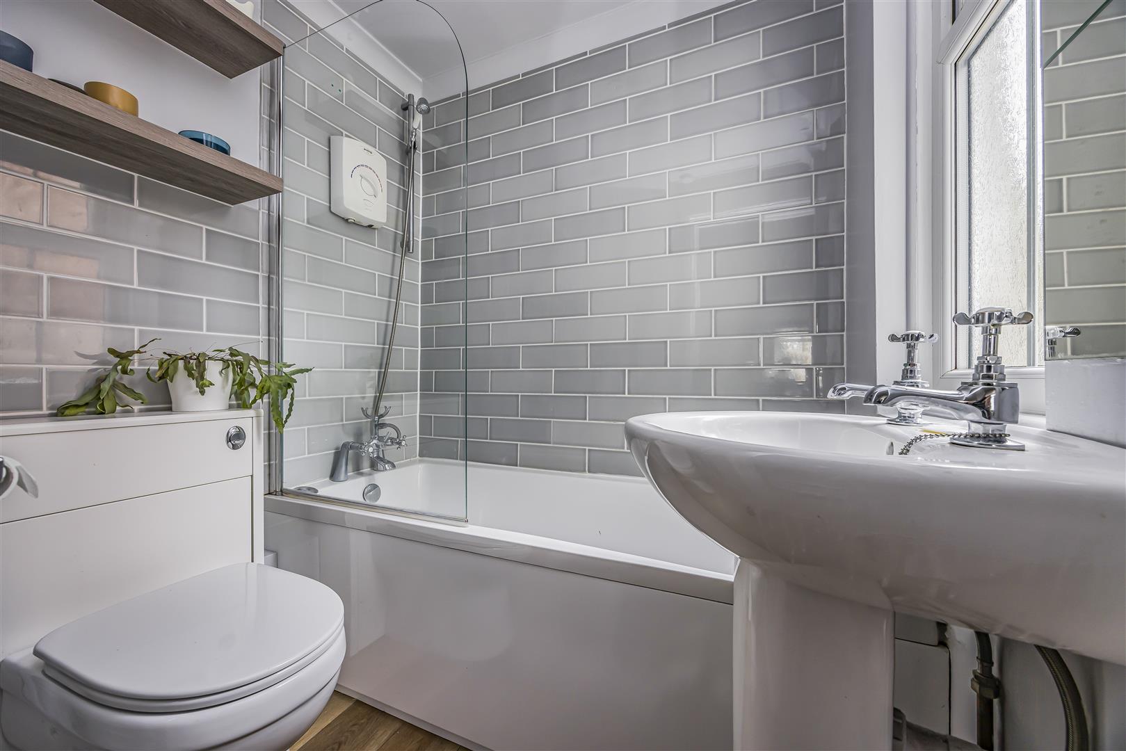 apartment for sale queen street
