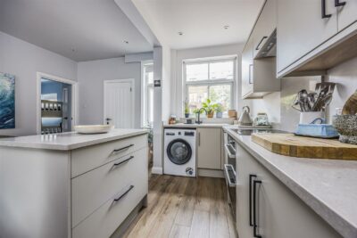 apartment for sale queen street