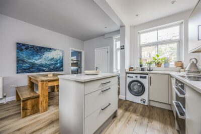 apartment for sale queen street