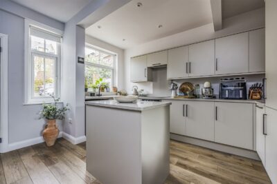apartment for sale queen street