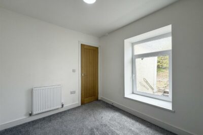 house - terraced for sale clydach road