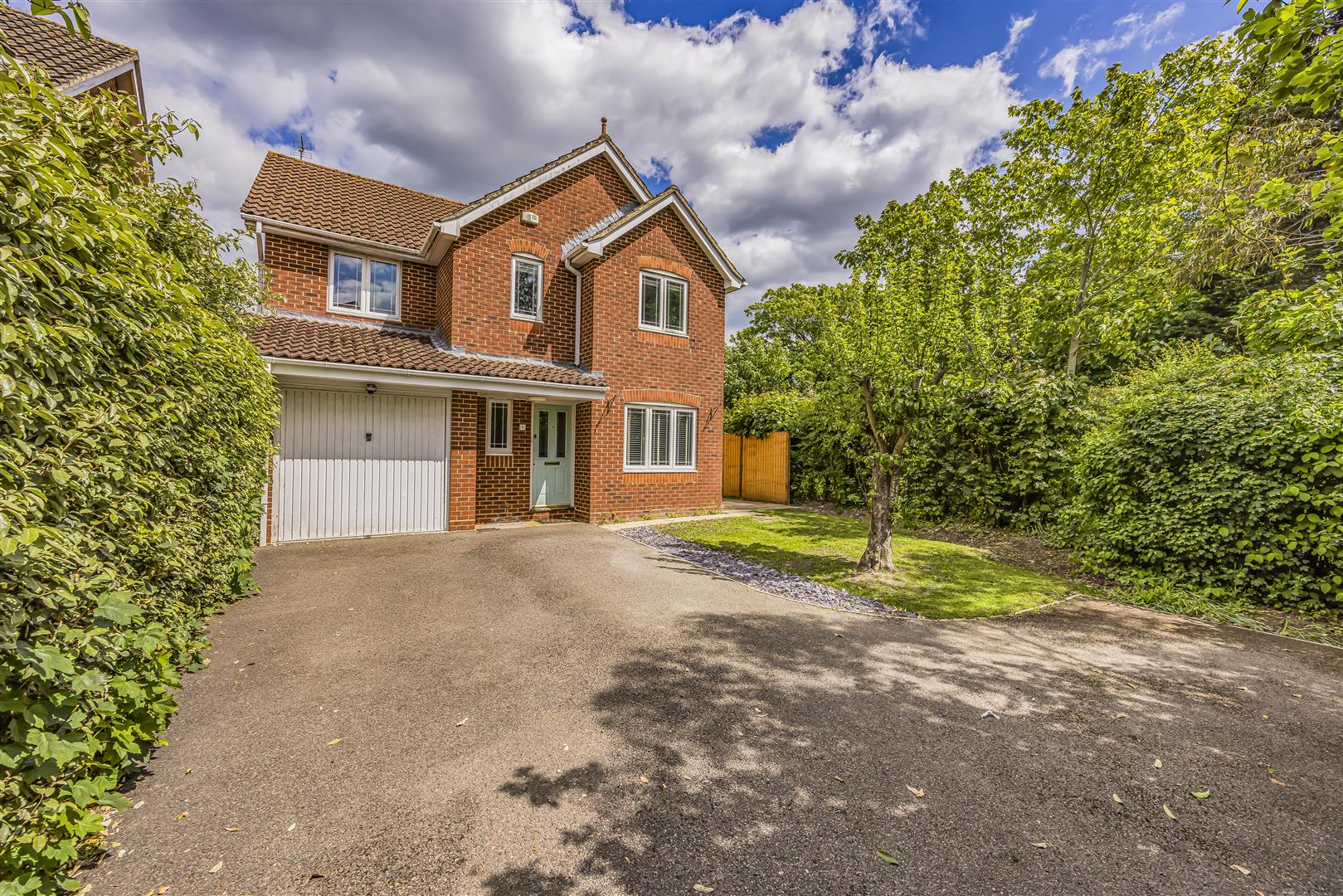 house - detached for sale kingfisher drive
