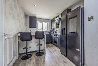 house - detached for sale kingfisher drive