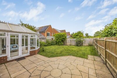 house - detached for sale kingfisher drive