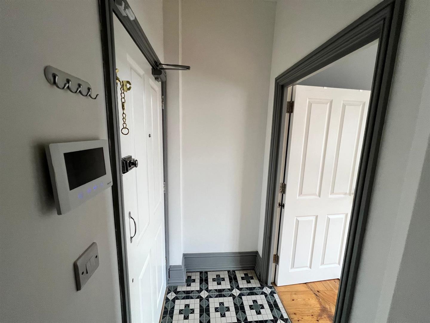 apartment for rent white hart court