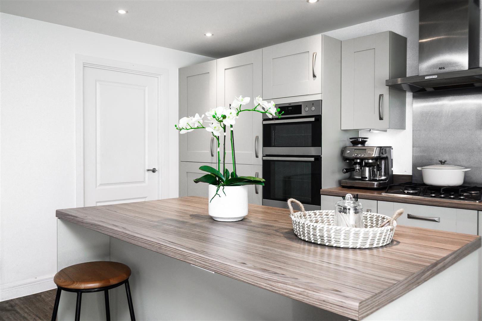 house for sale woodlands avenue