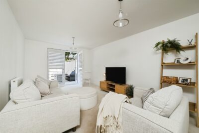 house for sale woodlands avenue