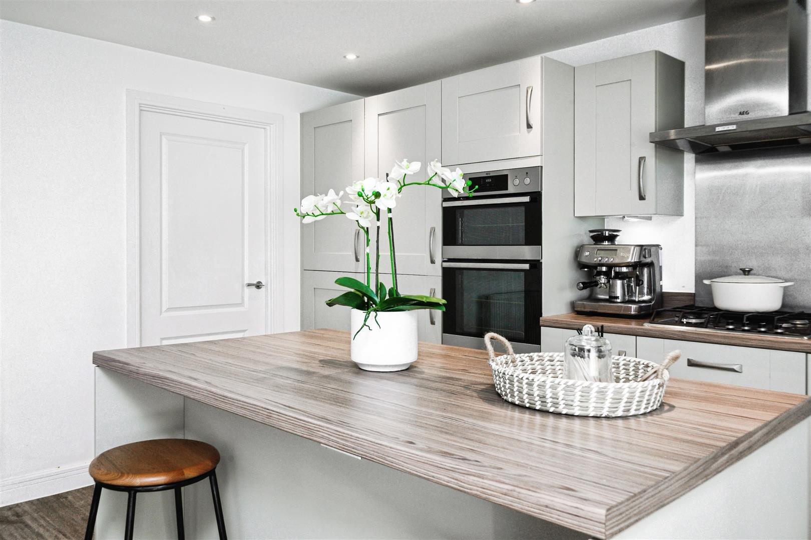 house for sale woodlands avenue