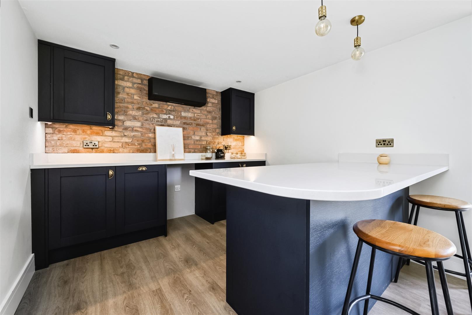 house for sale woodlands avenue