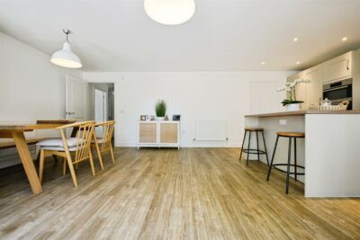 house for sale woodlands avenue