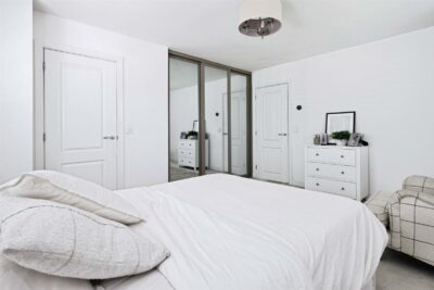 house for sale woodlands avenue